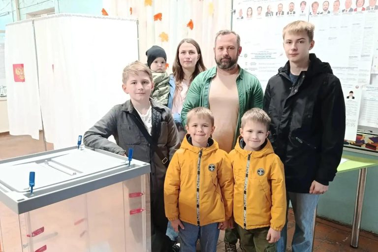 В Тверской области проголосовала семья с «политической» фамилией