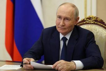 Владимир Путин поздравил семью из Тверской области с подключением газа Владимир Путин поздравил семью из Тверской области с подключением газа