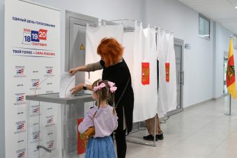 Виталий Королев проголосовал на избирательном участке в городе Твери Виталий Королев проголосовал на избирательном участке в городе Твери