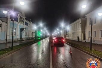 Женщина пострадала под колесами авто в Тверской области