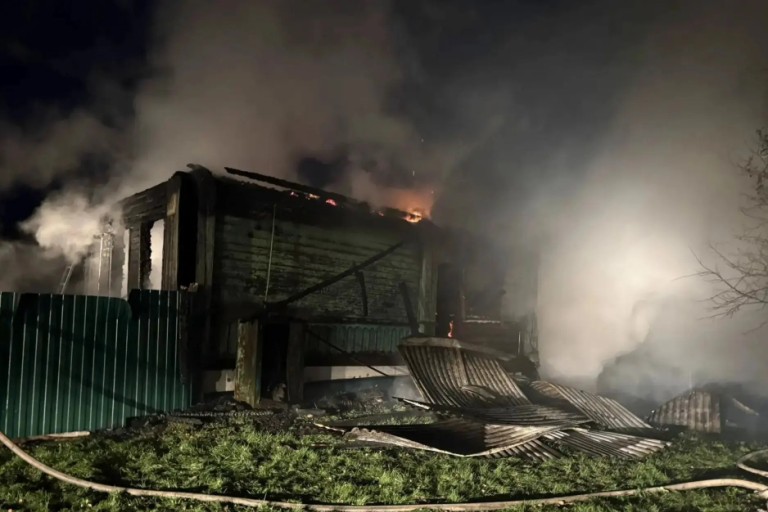 Трагедия в Тверской области: мужчина погиб при пожаре в жилом доме