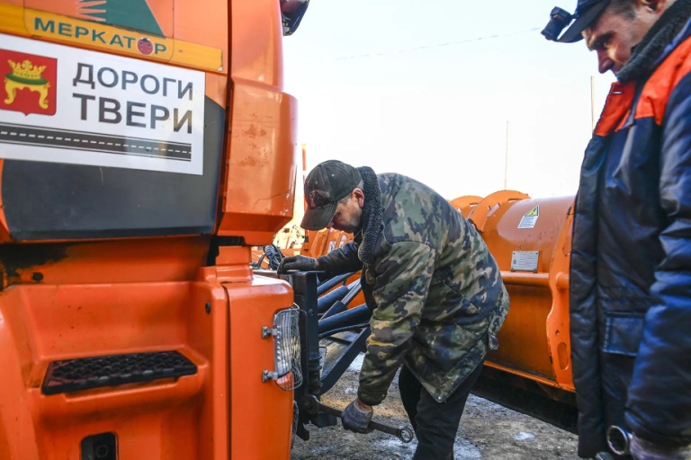 Виталий Королев поставил задачи по подготовке дорог Тверской области к зиме