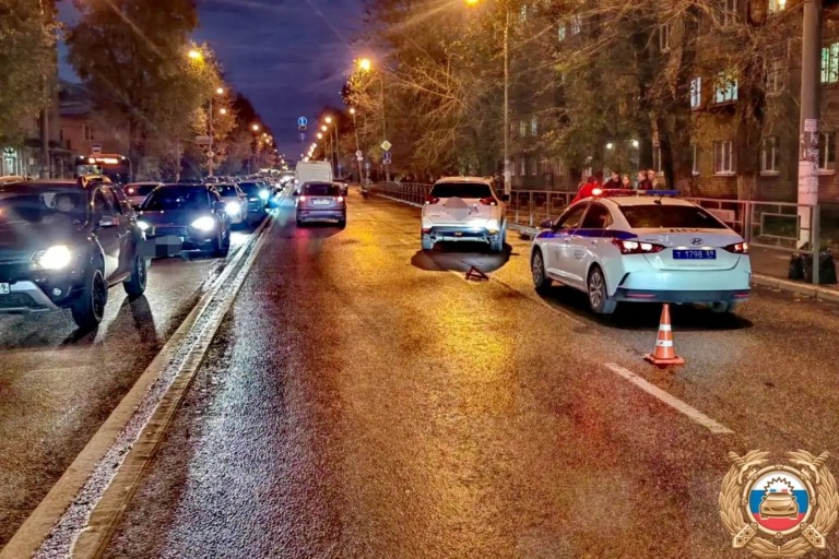В Твери девушка попала под колеса автомобиля