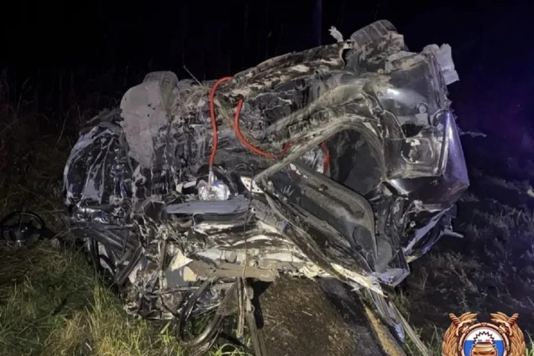 Водитель Volkswagen погиб на месте аварии в Тверской области