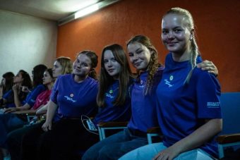 Школьницы из Тверской области борются за победу в финале «Большой перемены» Школьницы из Тверской области борются за победу в финале «Большой перемены»