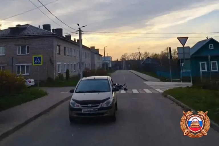 В Тверской области молодой мотоциклист пострадал в ДТП