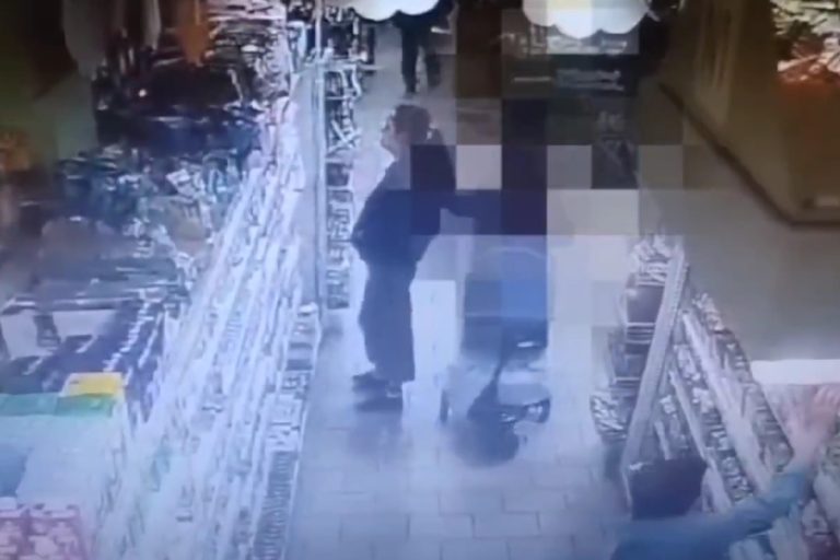 В Твери цыганки крали товары с помощью детской коляски