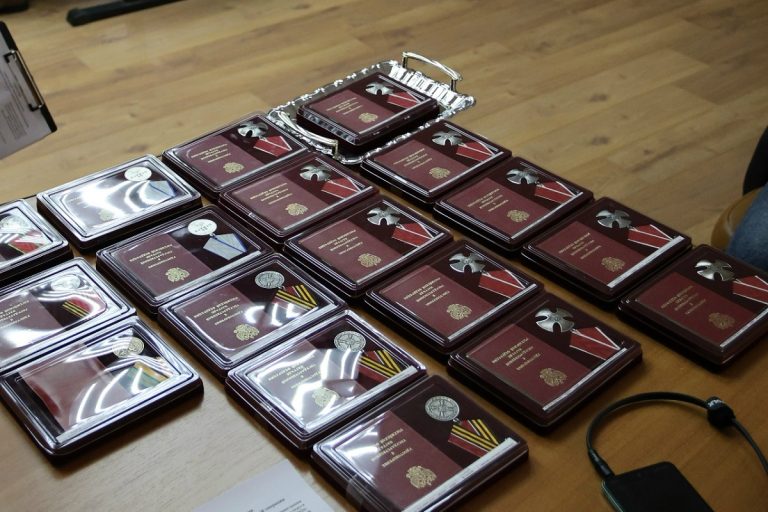 В Тверской области 17 участников СВО посмертно награждены боевыми наградами