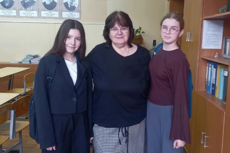 «Школа затягивает»: тверской учитель — о профессии длиною в 35 лет