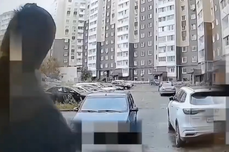 В Твери два подростка вынудили женщину выпрыгнуть в окно