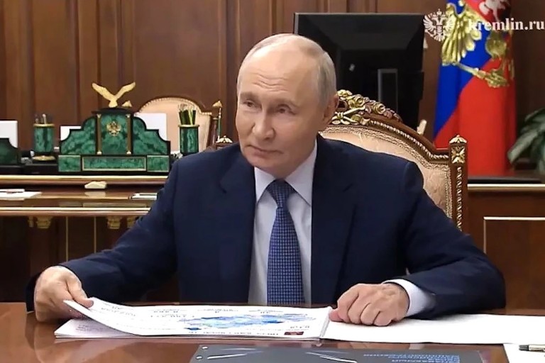 Виталий Королев от имени жителей Тверской области поздравил Владимира Путина с днем рождения