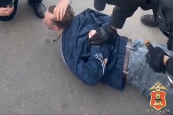 В Твери жестко задержали подозреваемого в скупке банковских карт В Твери жестко задержали подозреваемого в скупке банковских карт